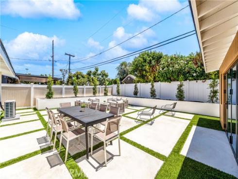 213 Wellesley , Costa Mesa, CA