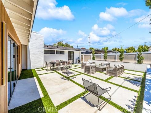 213 Wellesley , Costa Mesa, CA
