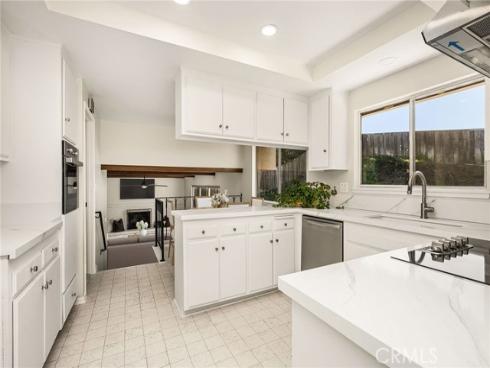 1877 Swan Circle, Costa Mesa, CA