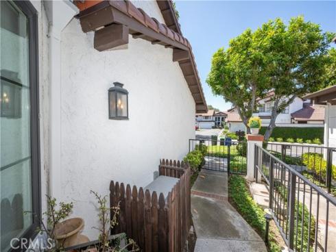 2782 Longwood Court, Costa Mesa, CA