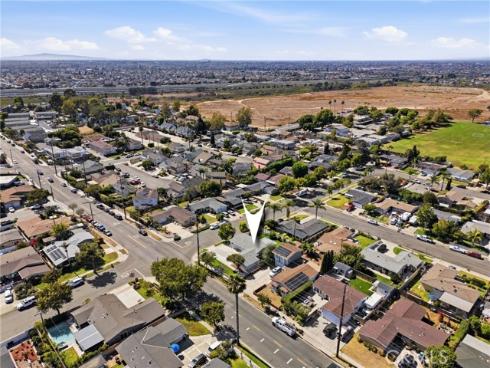 956 W Wilson , Costa Mesa, CA