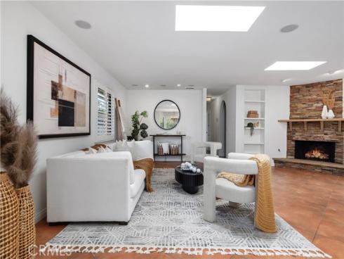 986 Post Road , Costa Mesa, CA