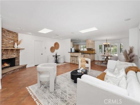 986 Post Road , Costa Mesa, CA