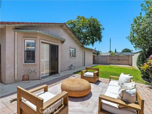 986 Post Road , Costa Mesa, CA