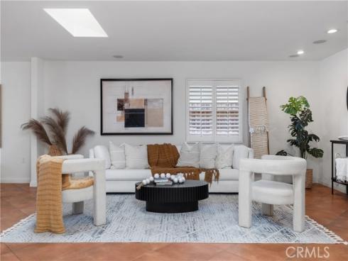 986 Post Road , Costa Mesa, CA