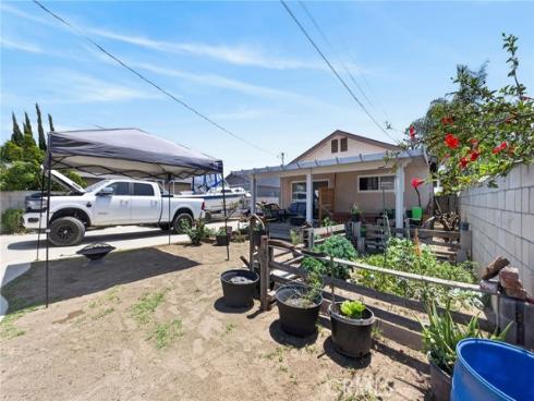 5621 Vonnie Ln , Cypress, CA