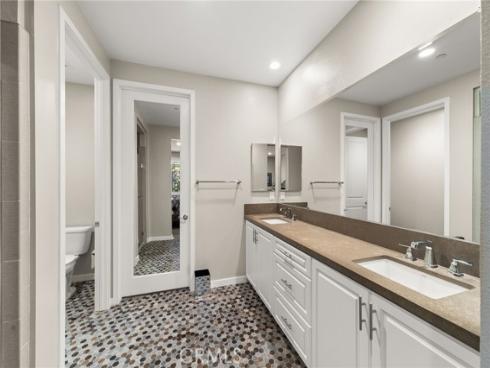10832 Flora Park , Cypress, CA