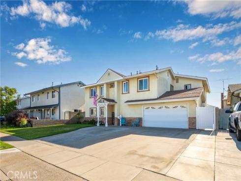 10211 Aqueduct Drive, Cypress, CA