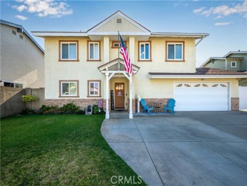 10211 Aqueduct Drive, Cypress, CA