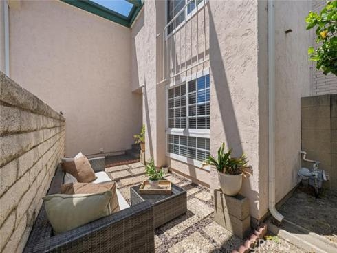 9717 Avenida Monterey , Cypress, CA