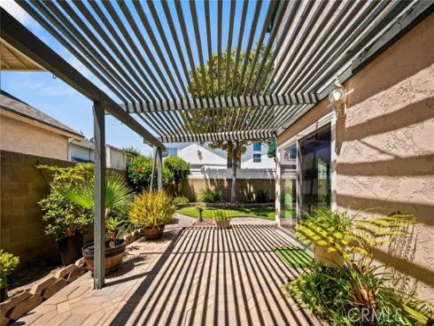 9717 Avenida Monterey , Cypress, CA
