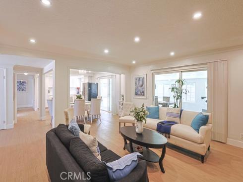 17819  Bay  , Fountain Valley, CA