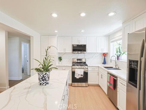 17819  Bay  , Fountain Valley, CA