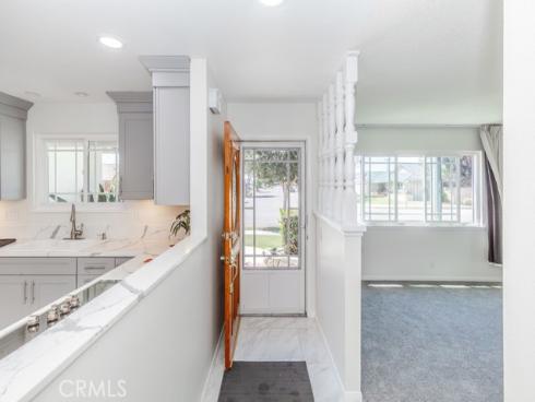 9331 La Cortinilla Avenue, Fountain Valley, CA