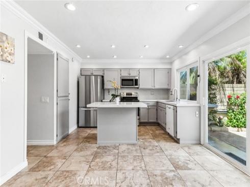 10424 Echo River Court, Fountain Valley, CA