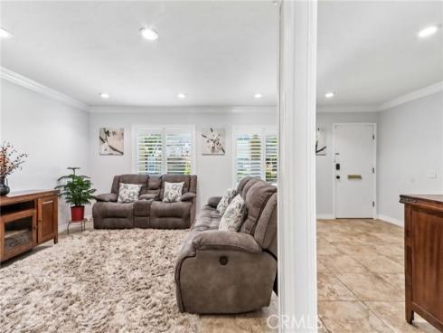 10424 Echo River Court, Fountain Valley, CA