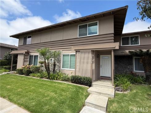 18324 Brookhurst