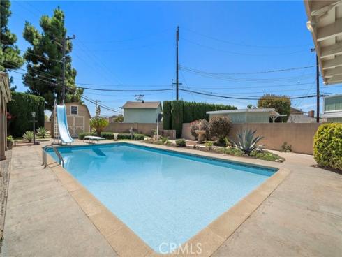 8798 La Casita Avenue, Fountain Valley, CA