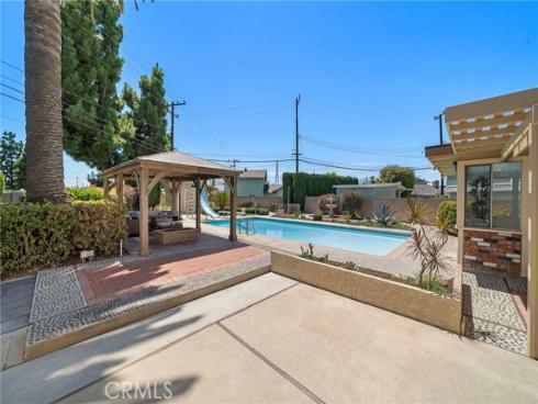 8798 La Casita Avenue, Fountain Valley, CA