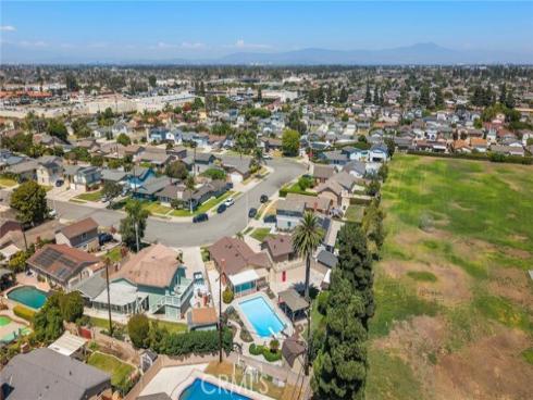 8798 La Casita Avenue, Fountain Valley, CA
