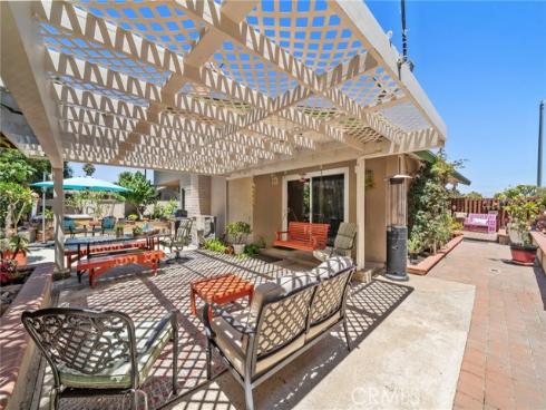 17527 Briarwood Street, Fountain Valley, CA