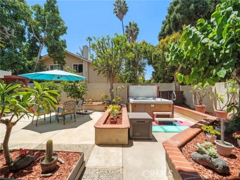 17527 Briarwood Street, Fountain Valley, CA