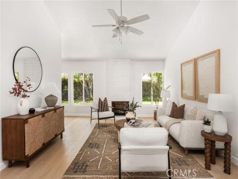 9376  Siskin  , Fountain Valley, CA