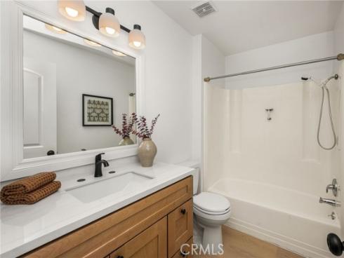 9376  Siskin  , Fountain Valley, CA