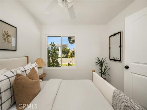 9376  Siskin  , Fountain Valley, CA