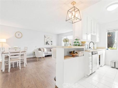 400 N Acacia B12 Avenue, Fullerton, CA