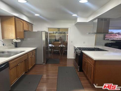 1412 W Baker Avenue, Fullerton, CA