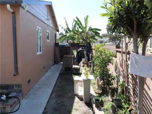 1467 W Roberta Avenue, Fullerton, CA