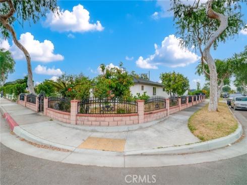 1913 W Valencia  , Fullerton, CA