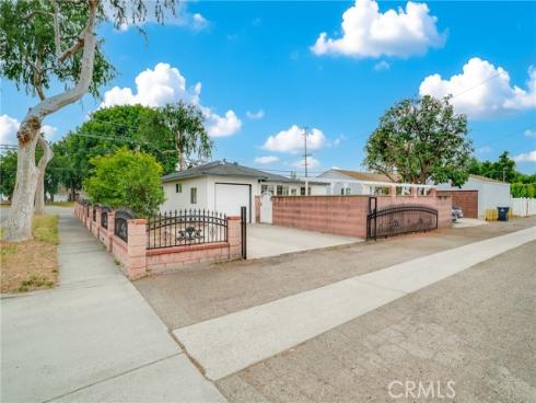 1913 W Valencia  , Fullerton, CA