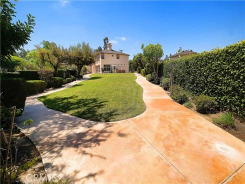 2599  Nixon   Way, Fullerton, CA