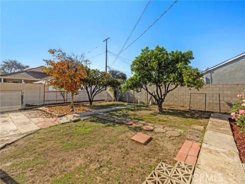 2100 W Valencia , Fullerton, CA