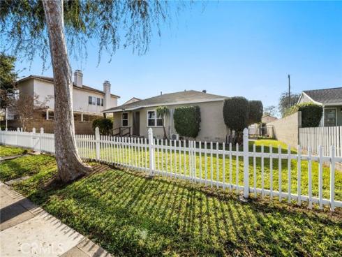 2100 W Valencia , Fullerton, CA