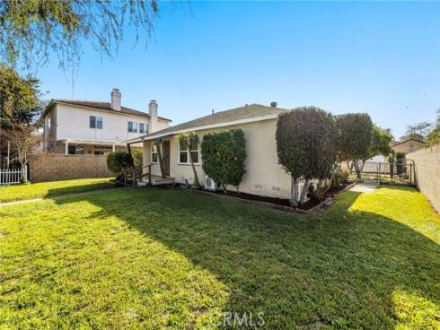 2100 W Valencia , Fullerton, CA