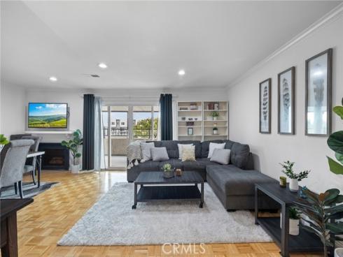 1117 Rosecrans Avenue 15A
