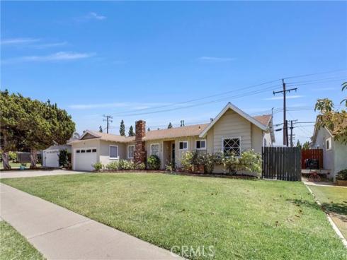 2016 E Santa Fe , Fullerton, CA
