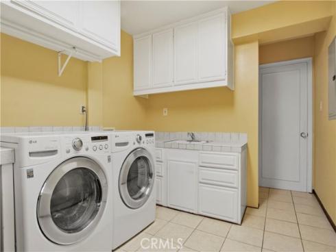 1001 W Las Palmas , Fullerton, CA