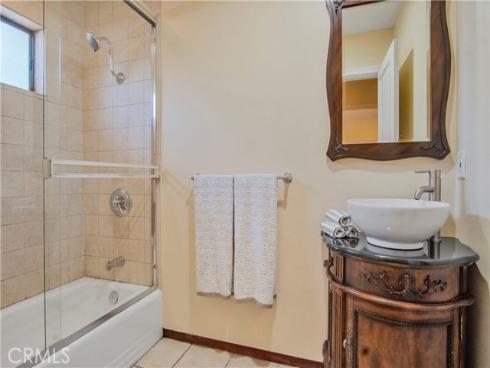1001 W Las Palmas , Fullerton, CA
