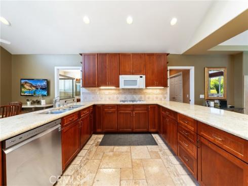 200 W Hermosa Drive, Fullerton, CA