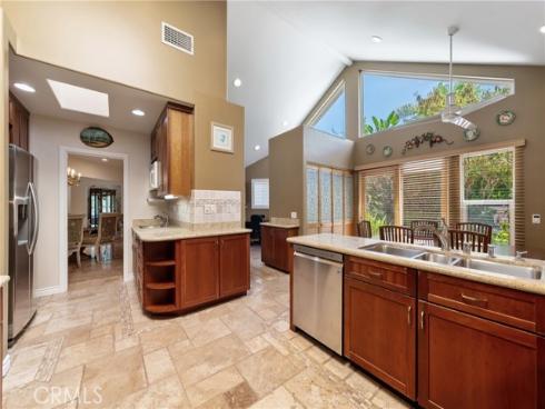 200 W Hermosa Drive, Fullerton, CA