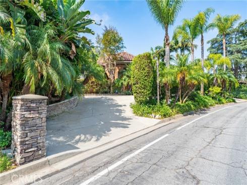 200 W Hermosa Drive, Fullerton, CA