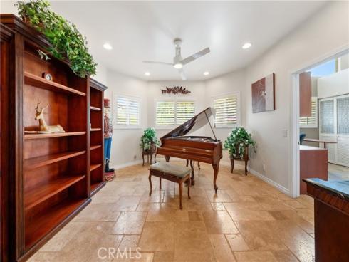 200 W Hermosa Drive, Fullerton, CA