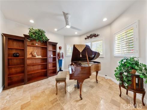 200 W Hermosa Drive, Fullerton, CA