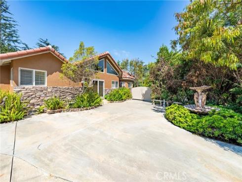 200 W Hermosa Drive, Fullerton, CA