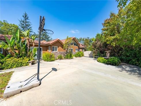 200 W Hermosa Drive, Fullerton, CA