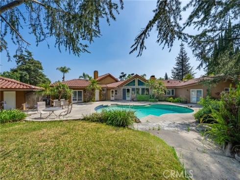 200 W Hermosa Drive, Fullerton, CA